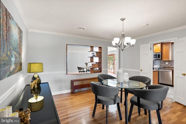 815 SENECA RD, Great Falls, VA 22066