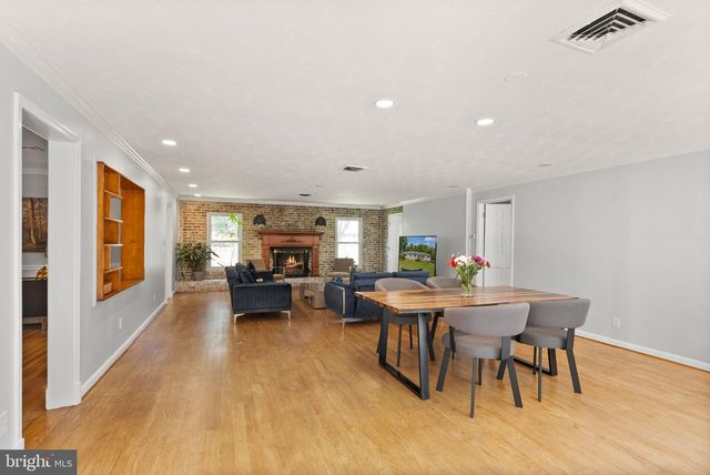 815 SENECA RD, Great Falls, VA 22066