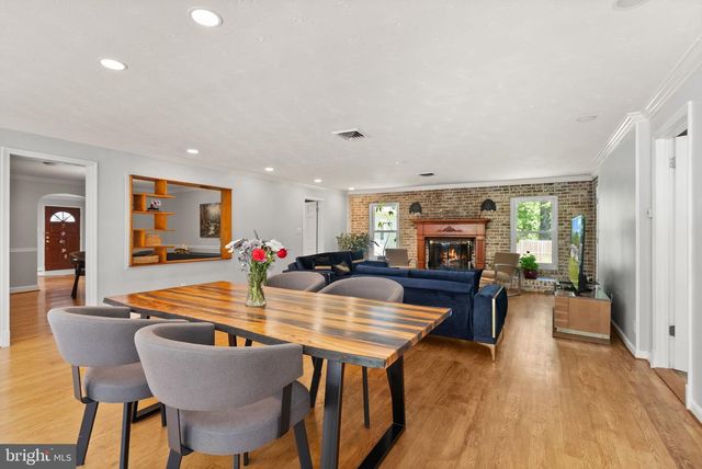 815 SENECA RD, Great Falls, VA 22066