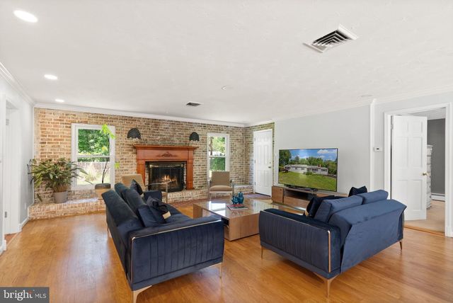 815 SENECA RD, Great Falls, VA 22066