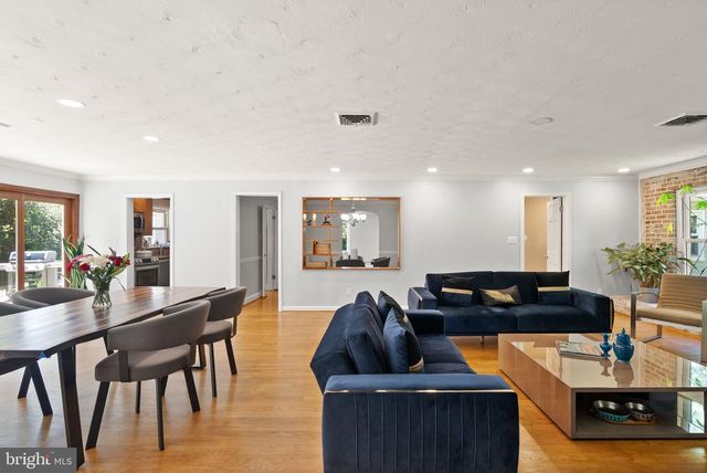 815 SENECA RD, Great Falls, VA 22066