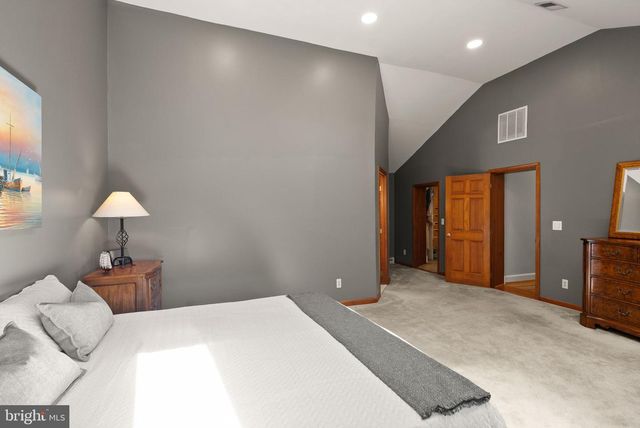 815 SENECA RD, Great Falls, VA 22066