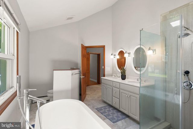 815 SENECA RD, Great Falls, VA 22066