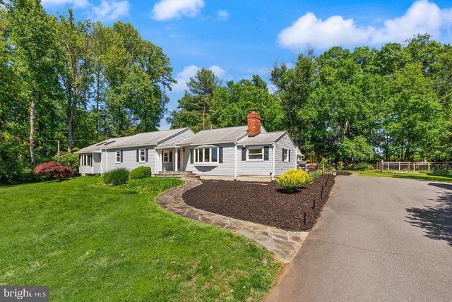 815 SENECA RD, Great Falls, VA 22066