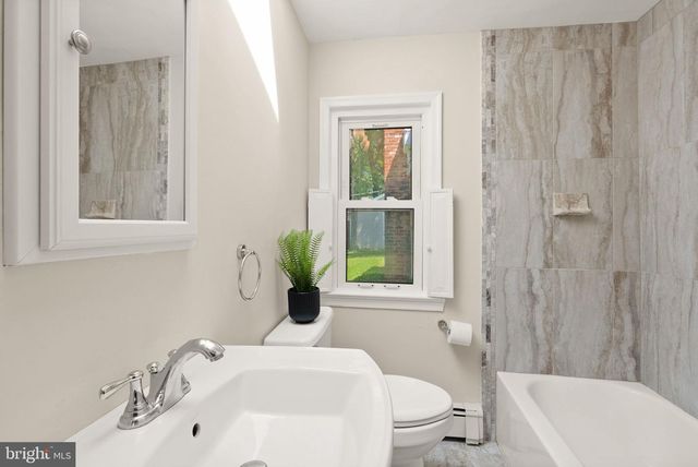 815 SENECA RD, Great Falls, VA 22066