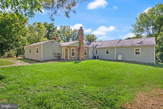 815 SENECA RD, Great Falls, VA 22066
