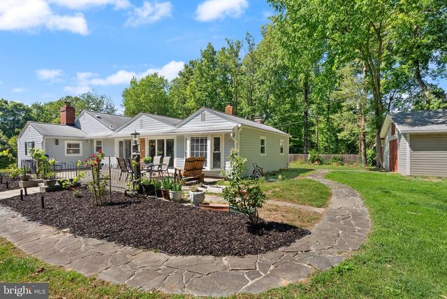 815 SENECA RD, Great Falls, VA 22066