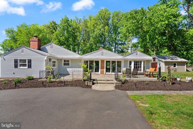 815 SENECA RD, Great Falls, VA 22066