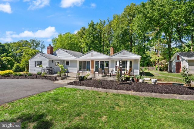 815 SENECA RD, Great Falls, VA 22066