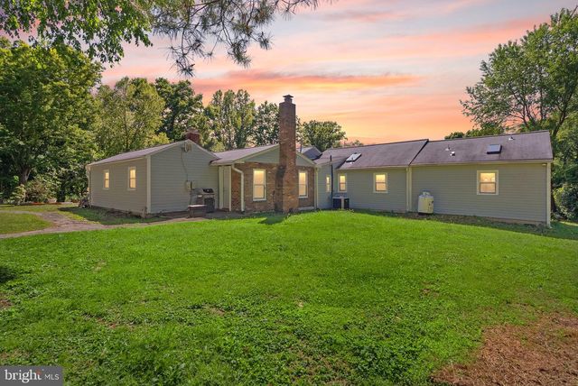 815 SENECA RD, Great Falls, VA 22066