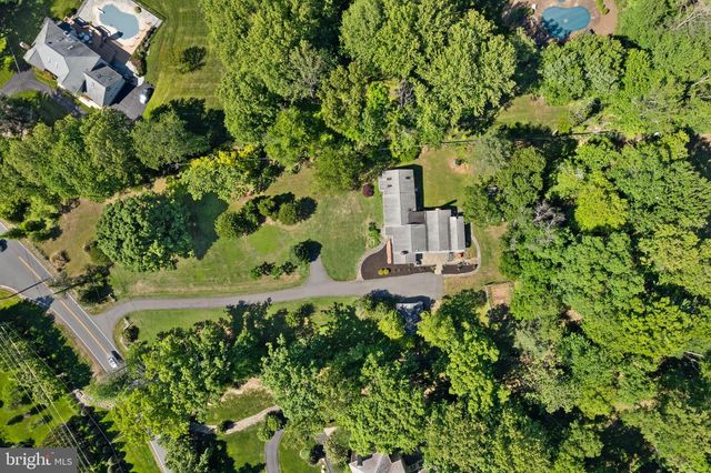 815 SENECA RD, Great Falls, VA 22066