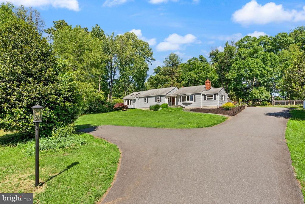 815 SENECA RD, Great Falls, VA 22066