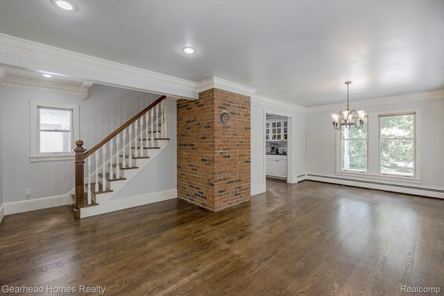 6296 Elizabeth Lake Road, Waterford Charter Township, MI 48327