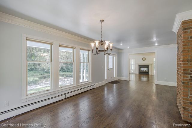 6296 Elizabeth Lake Road, Waterford Charter Township, MI 48327