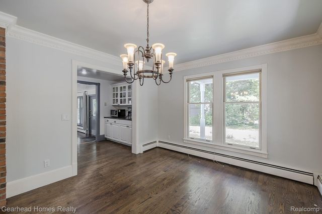 6296 Elizabeth Lake Road, Waterford Charter Township, MI 48327