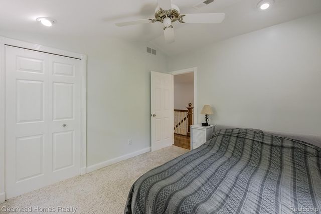 6296 Elizabeth Lake Road, Waterford Charter Township, MI 48327