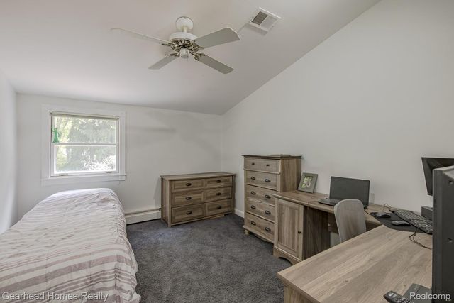 6296 Elizabeth Lake Road, Waterford Charter Township, MI 48327