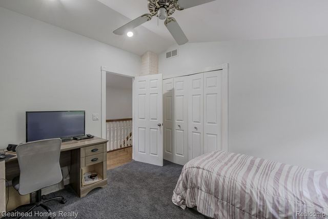 6296 Elizabeth Lake Road, Waterford Charter Township, MI 48327