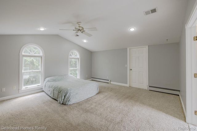 6296 Elizabeth Lake Road, Waterford Charter Township, MI 48327