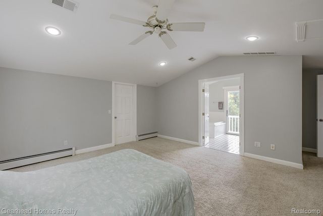 6296 Elizabeth Lake Road, Waterford Charter Township, MI 48327