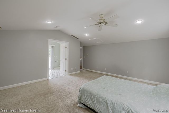 6296 Elizabeth Lake Road, Waterford Charter Township, MI 48327
