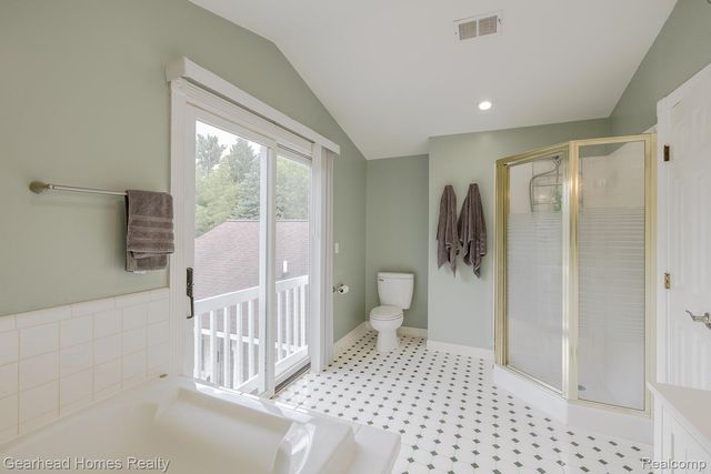 6296 Elizabeth Lake Road, Waterford Charter Township, MI 48327
