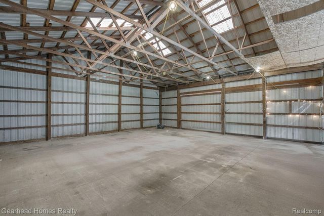 6296 Elizabeth Lake Road, Waterford Charter Township, MI 48327