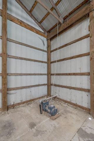 6296 Elizabeth Lake Road, Waterford Charter Township, MI 48327