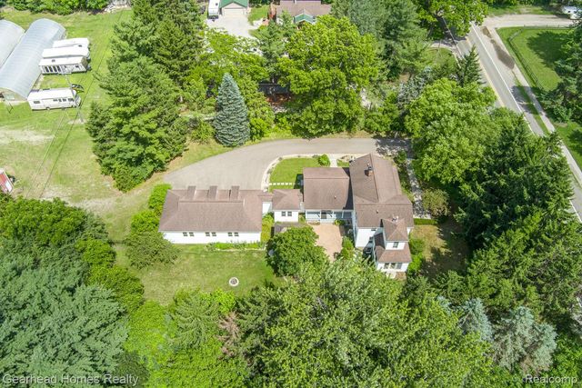 6296 Elizabeth Lake Road, Waterford Charter Township, MI 48327