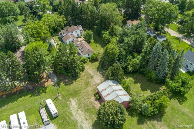 6296 Elizabeth Lake Road, Waterford Charter Township, MI 48327