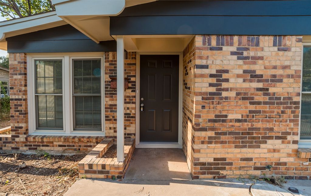 6216 Windermere Place, Fort Worth, TX 76112 — photo 3