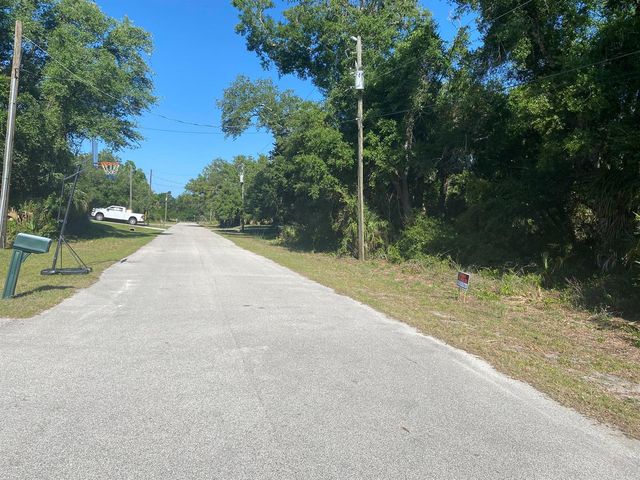 000 April Avenue, North Port, FL 34288