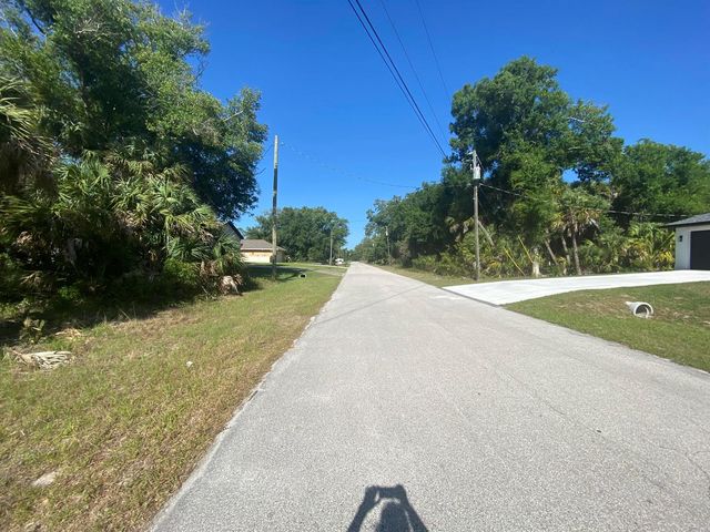 000 April Avenue, North Port, FL 34288