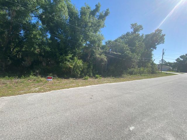 000 April Avenue, North Port, FL 34288