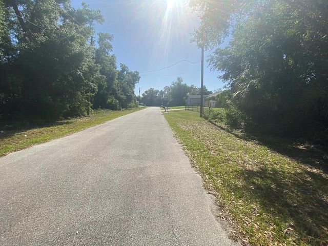 000 April Avenue, North Port, FL 34288