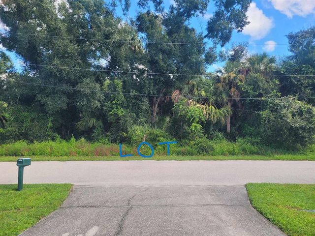 000 April Avenue, North Port, FL 34288