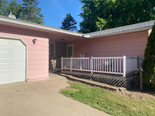 1007 10th Avenue N, Princeton, MN 55371