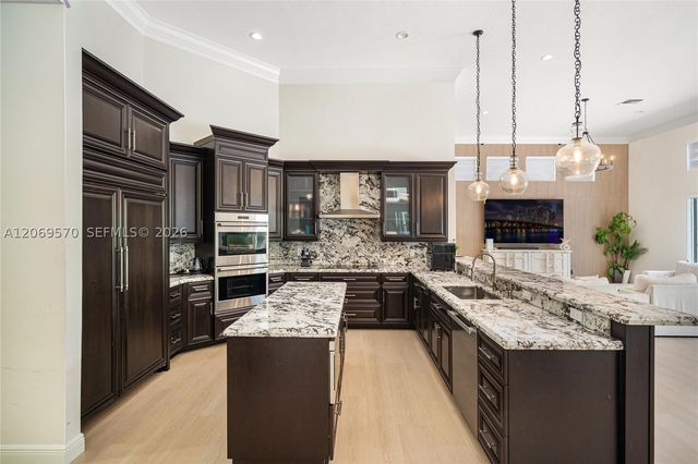 10961 SW 31st, Davie, FL 33328