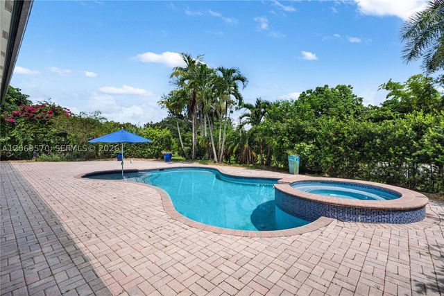 10961 SW 31st, Davie, FL 33328