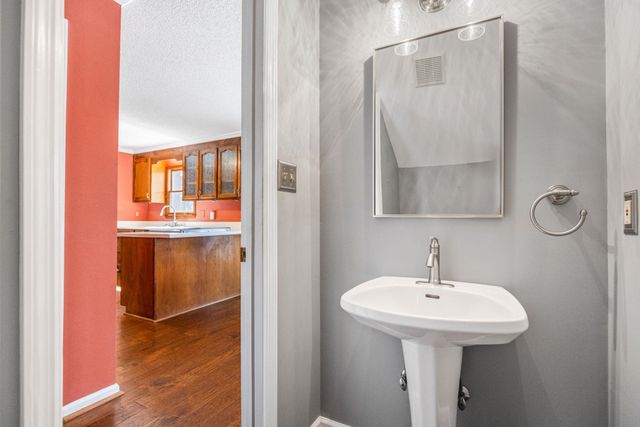 130 N River Hills Dr, Spartanburg, SC 29303