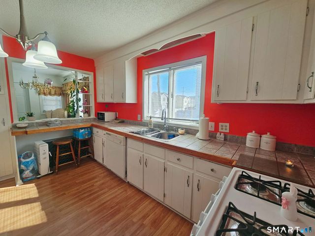 37 Sheffield Street, New Britain, CT 06051