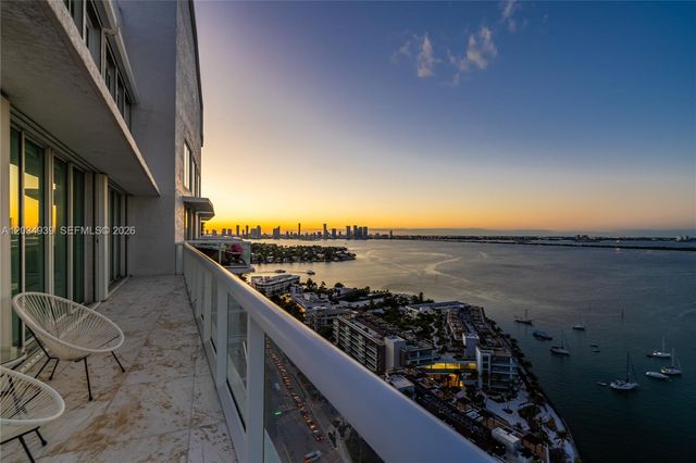 10 Venetian Way PH04, Miami Beach, FL 33139