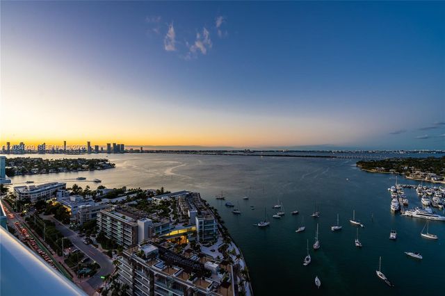 10 Venetian Way PH04, Miami Beach, FL 33139