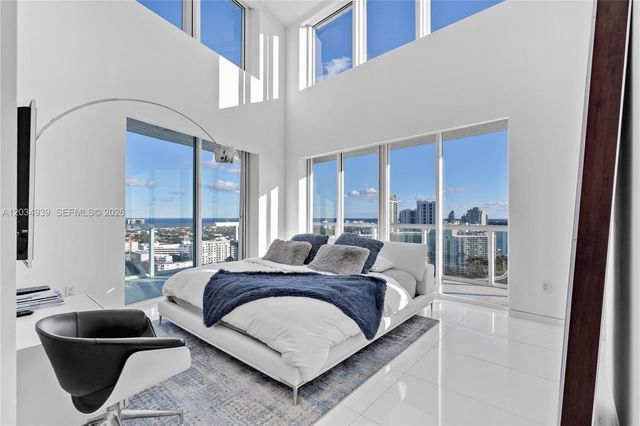 10 Venetian Way PH04, Miami Beach, FL 33139