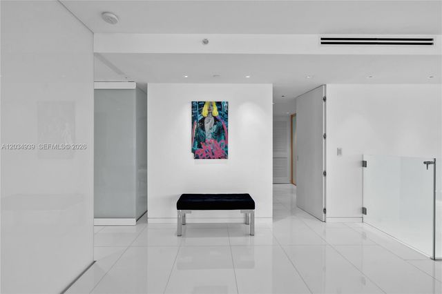 10 Venetian Way PH04, Miami Beach, FL 33139