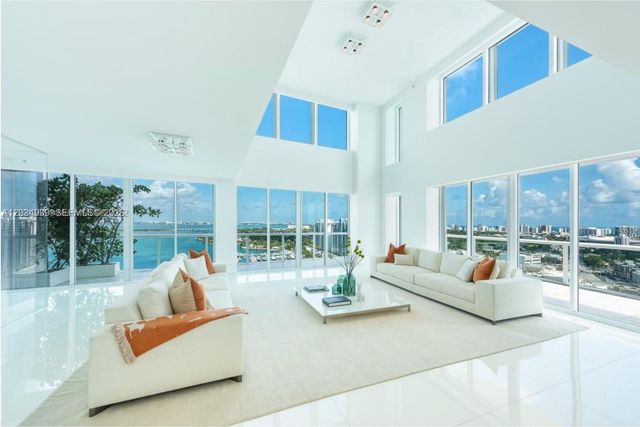 10 Venetian Way PH04, Miami Beach, FL 33139