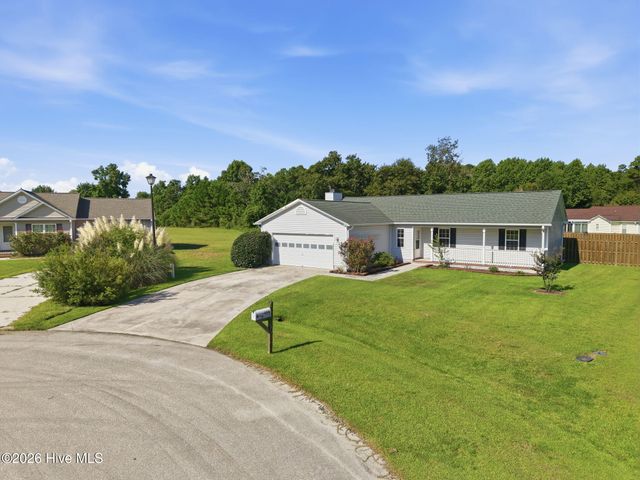 404 S Grazing Court, Sneads Ferry, NC 28460