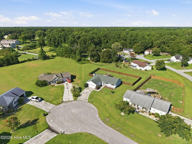 404 S Grazing Court, Sneads Ferry, NC 28460