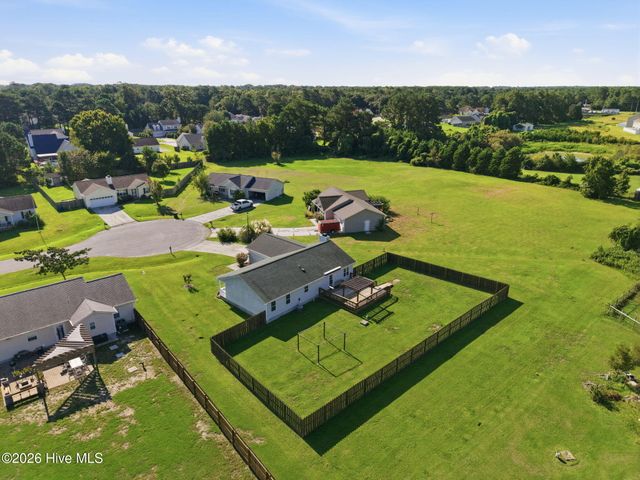 404 S Grazing Court, Sneads Ferry, NC 28460