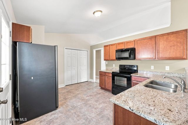 404 S Grazing Court, Sneads Ferry, NC 28460